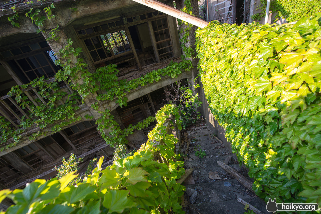 Gunkanjima: Hashima Island | Posted by CJWHO.com