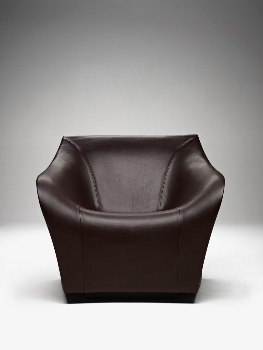 Inspired by the Movement of the Waves: Split Leather Sofa&Chairs | Posted by CJWHO.com